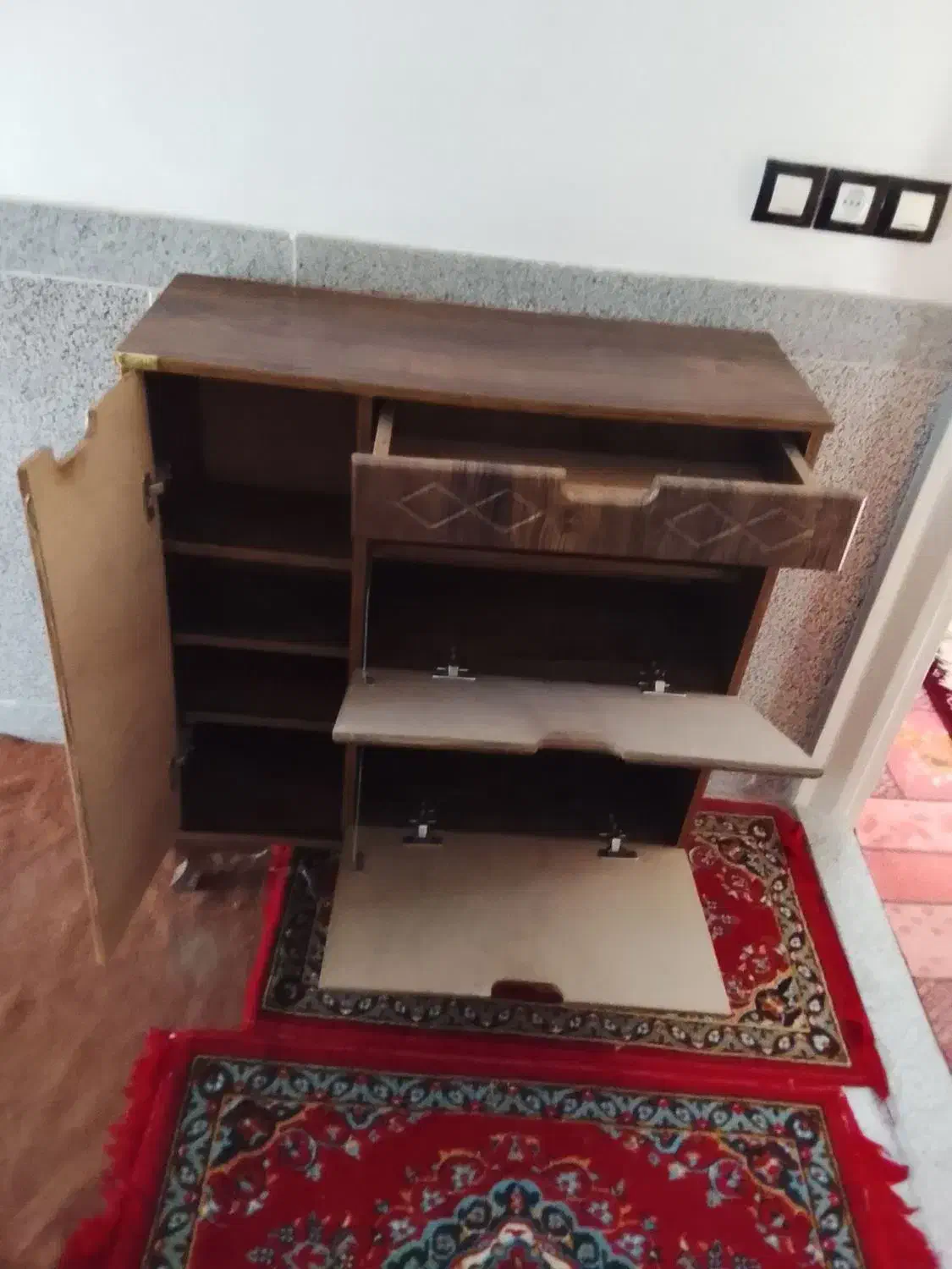 جاکفشی|جاکفشی، کمد، دراور|همدان, |دیوار