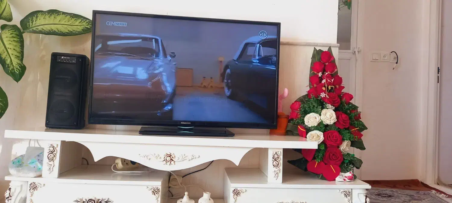 تلویزیون هایسنس ۴۰ اینچ|تلویزیون و پروژکتور|اسحاق آباد, |دیوار