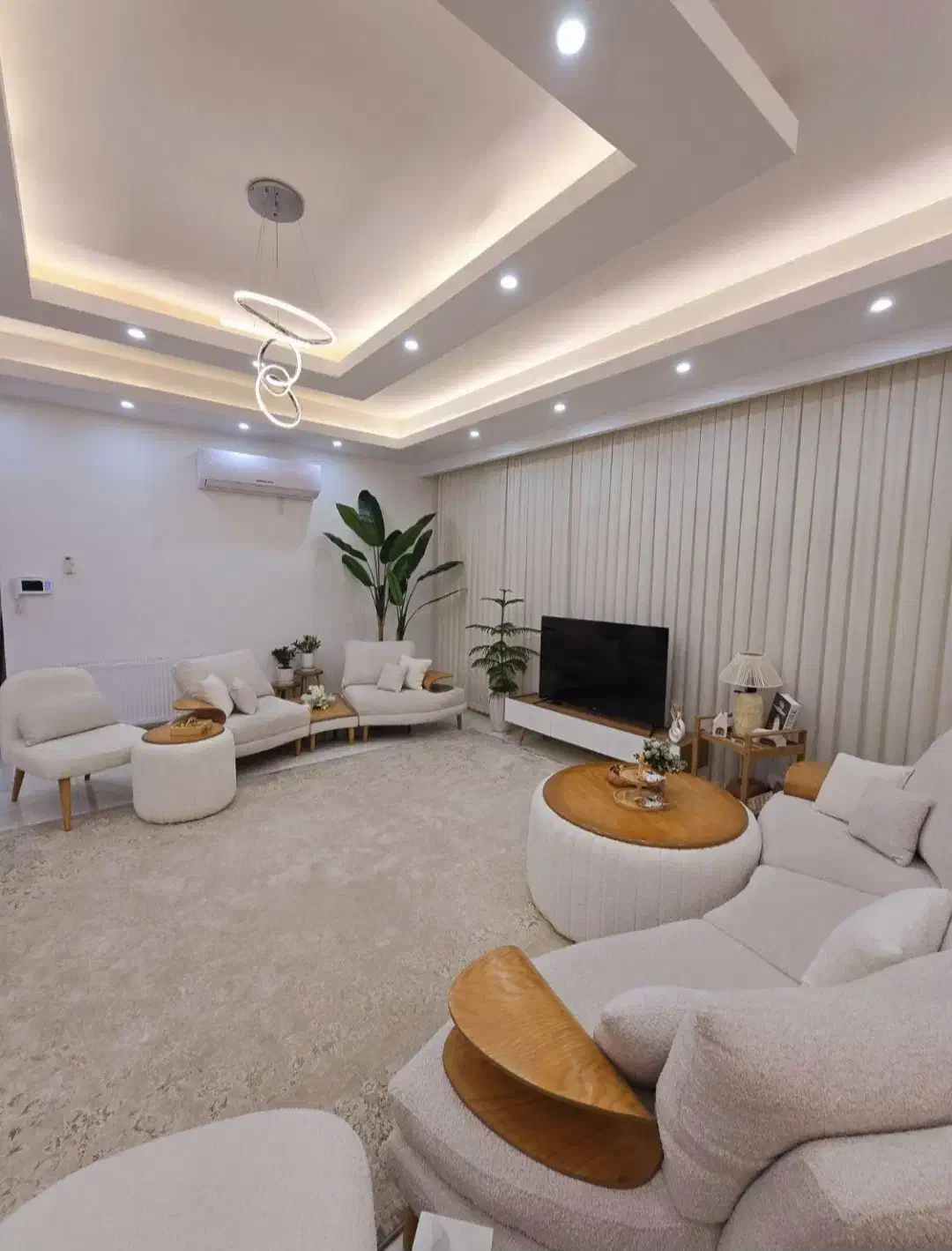 آپارتمان ۱۰۰ متری / سنددار/ خوش نقشه/محدوده بیستون|فروش آپارتمان|رشت, معلم|دیوار