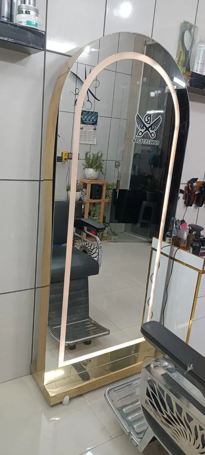 آینه آرایشگاه قدی|آرایشگاه و سالنهای زیبایی|زاینده رود, |دیوار