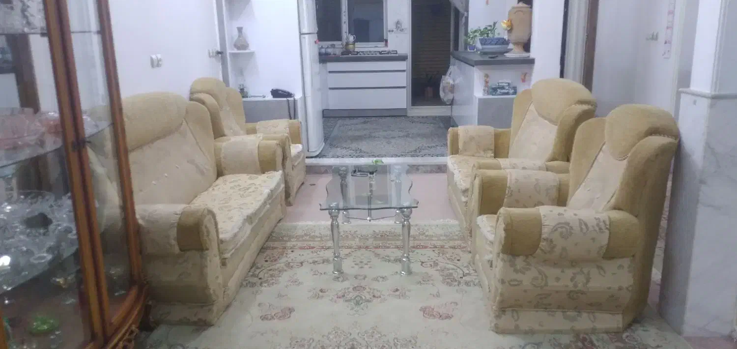 مبل راحتی|مبلمان خانگی و میز عسلی|قم, هنرستان|دیوار