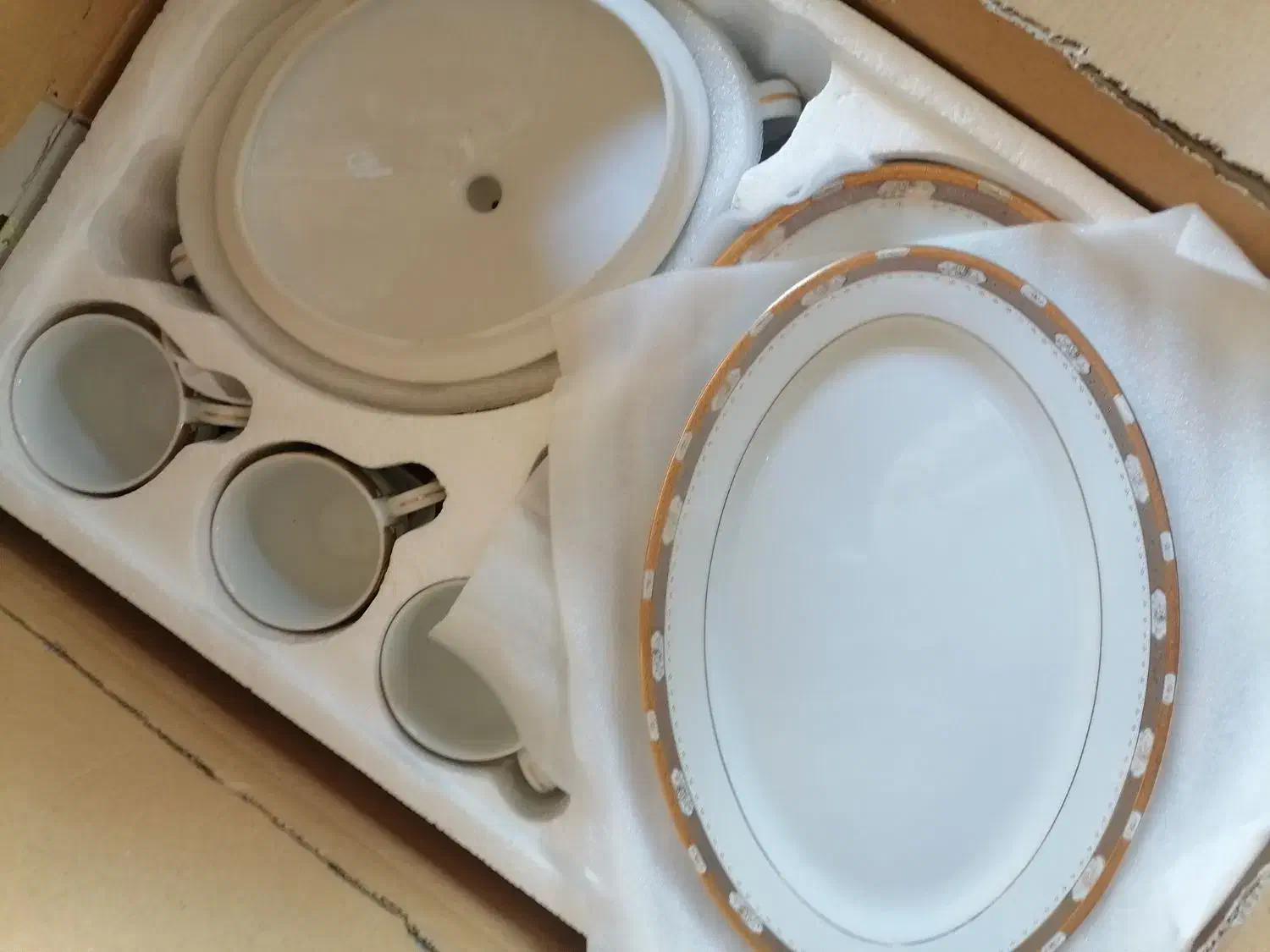 سرویس چینی 18 نفره خارجی آک|ظروف سرو و پذیرایی|اصفهان, شهرک سلامت|دیوار