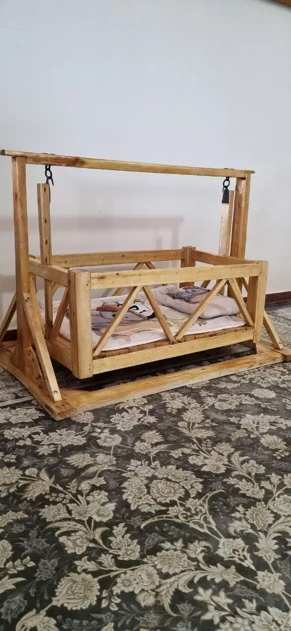 گهواره و تخت خواب بچه زیر ۲ سال|تخت و صندلی بچه|کنگاور, |دیوار