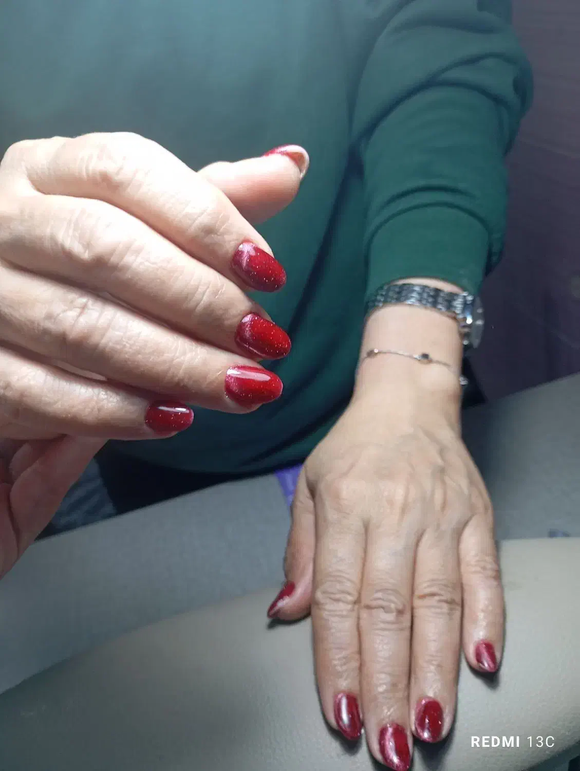 ناخن هاتو بسپر ب من قشنگم|خدمات آرایشگری و زیبایی|تربتحیدریه, داروپخش|دیوار