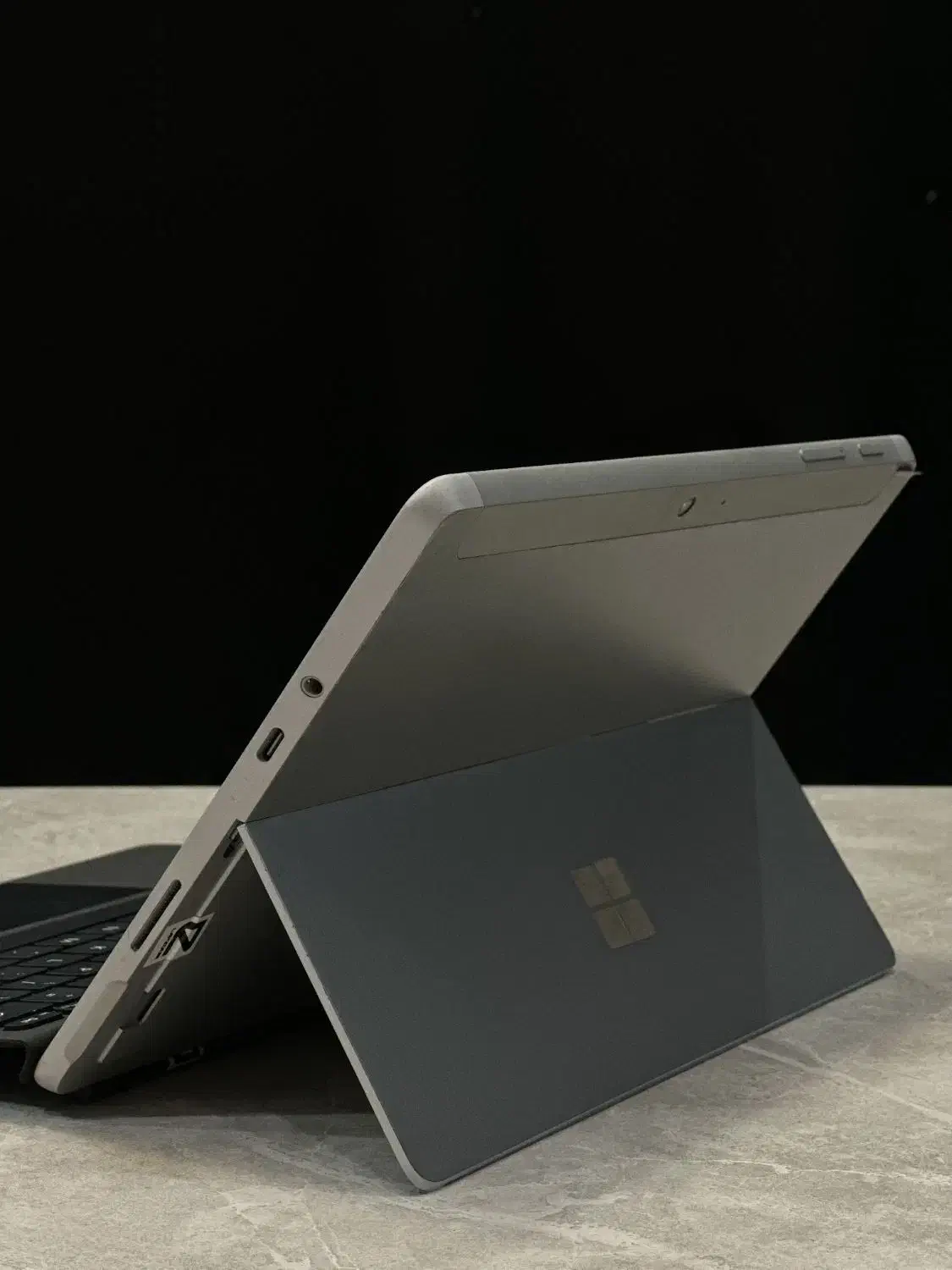 سرفیس گو ۱ به همراه کیبرد و شارژر|رایانه همراه|تهران, خانی آباد نو شمالی|دیوار