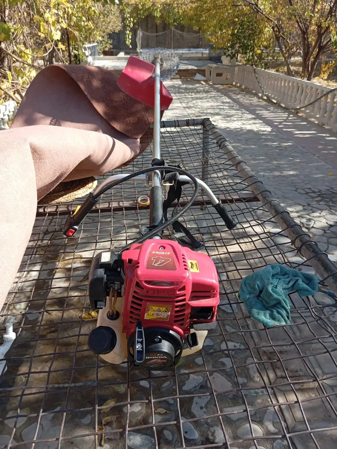 علفزنهیوندا|ماشینآلات صنعتی|فولادشهر, مسکن مهر فولادشهر|دیوار