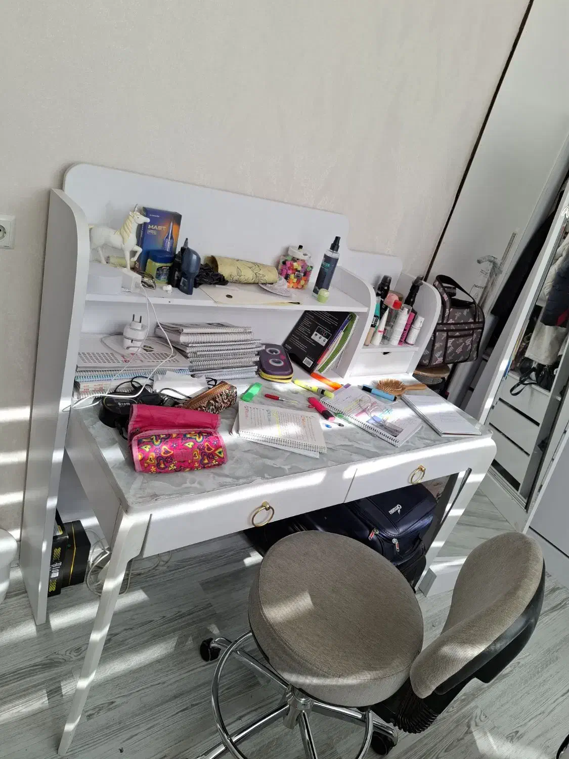 میز تحریر و صندلی از برند سنا چوب|میز تحریر و کامپیوتر|شاهین‌شهر, خانه کارگر|دیوار