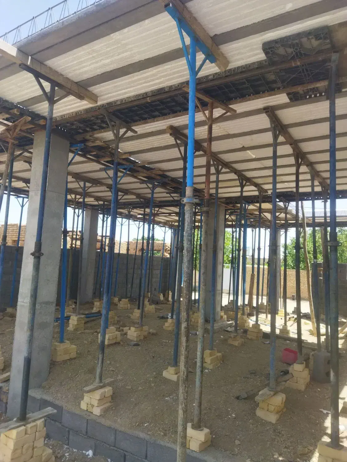 پیمانکاری ساختمان کولاک بتن|خدمات پیشه و مهارت|گلپایگان, |دیوار