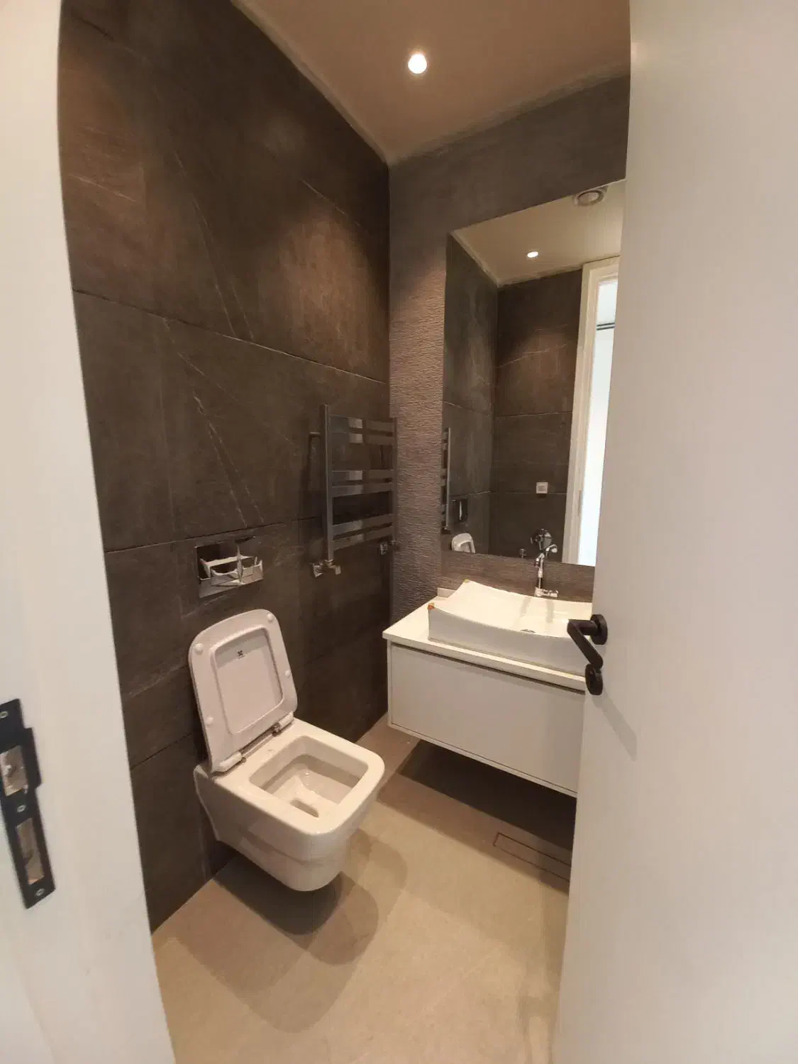 ۴۲۰متر مدرن کلید نخورده