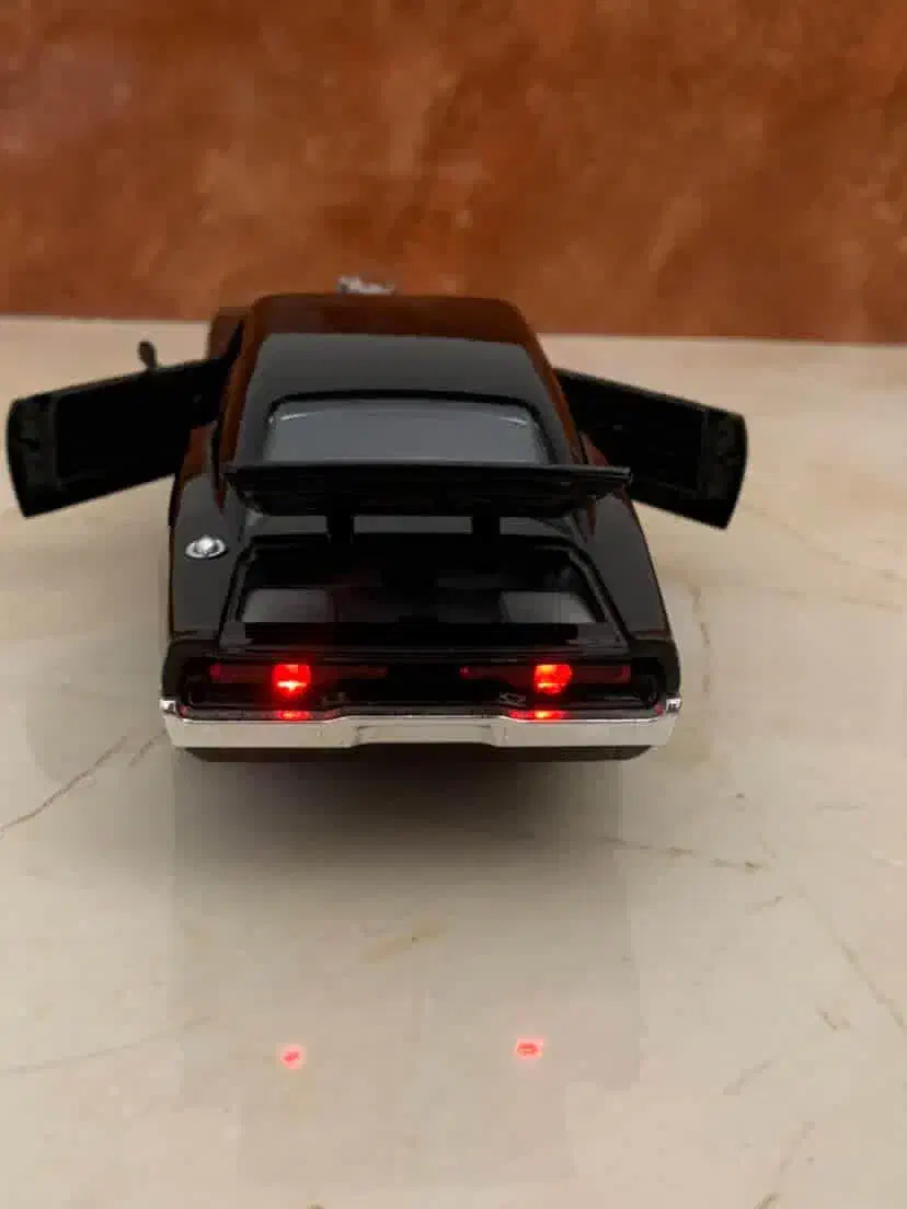 ماکت ماشین فلزی|کلکسیون و سرگرمی|مهاباد (آذربایجان غربی), |دیوار