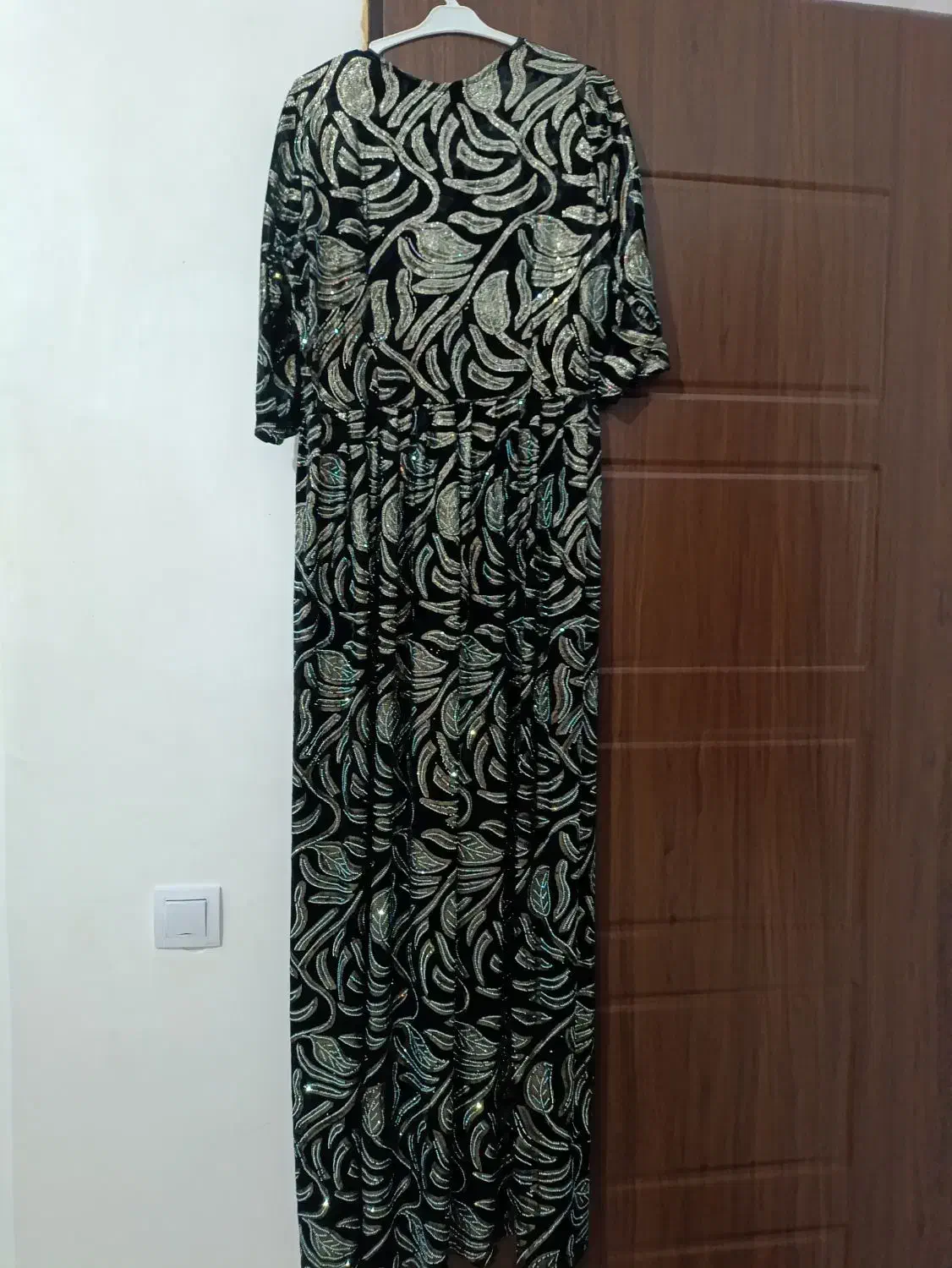 کوا پرسنگ|لباس|دهگلان, |دیوار