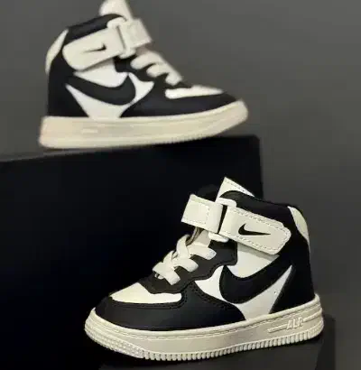 کاپشن وکفش|کفش و لباس بچه|تهران, فلسطین (میدان انقلاب)|دیوار