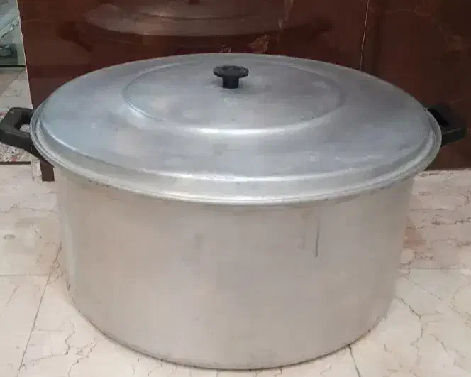 قابلمه روحی|ظروف پخت‌وپز|مینودشت, |دیوار