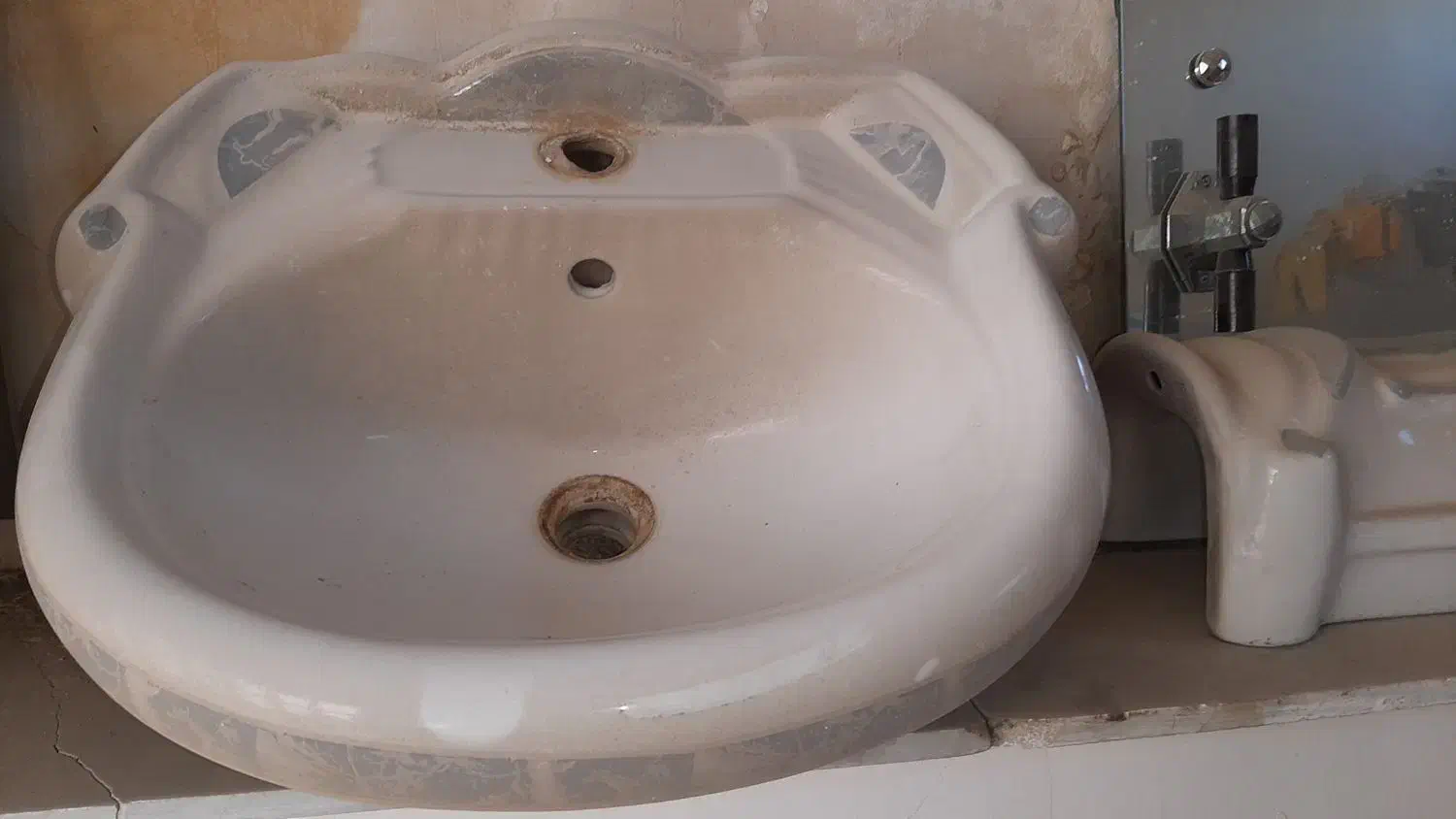 روشویی سالم چینی اصل|لوازم سرویس بهداشتی|ماهدشت, |دیوار