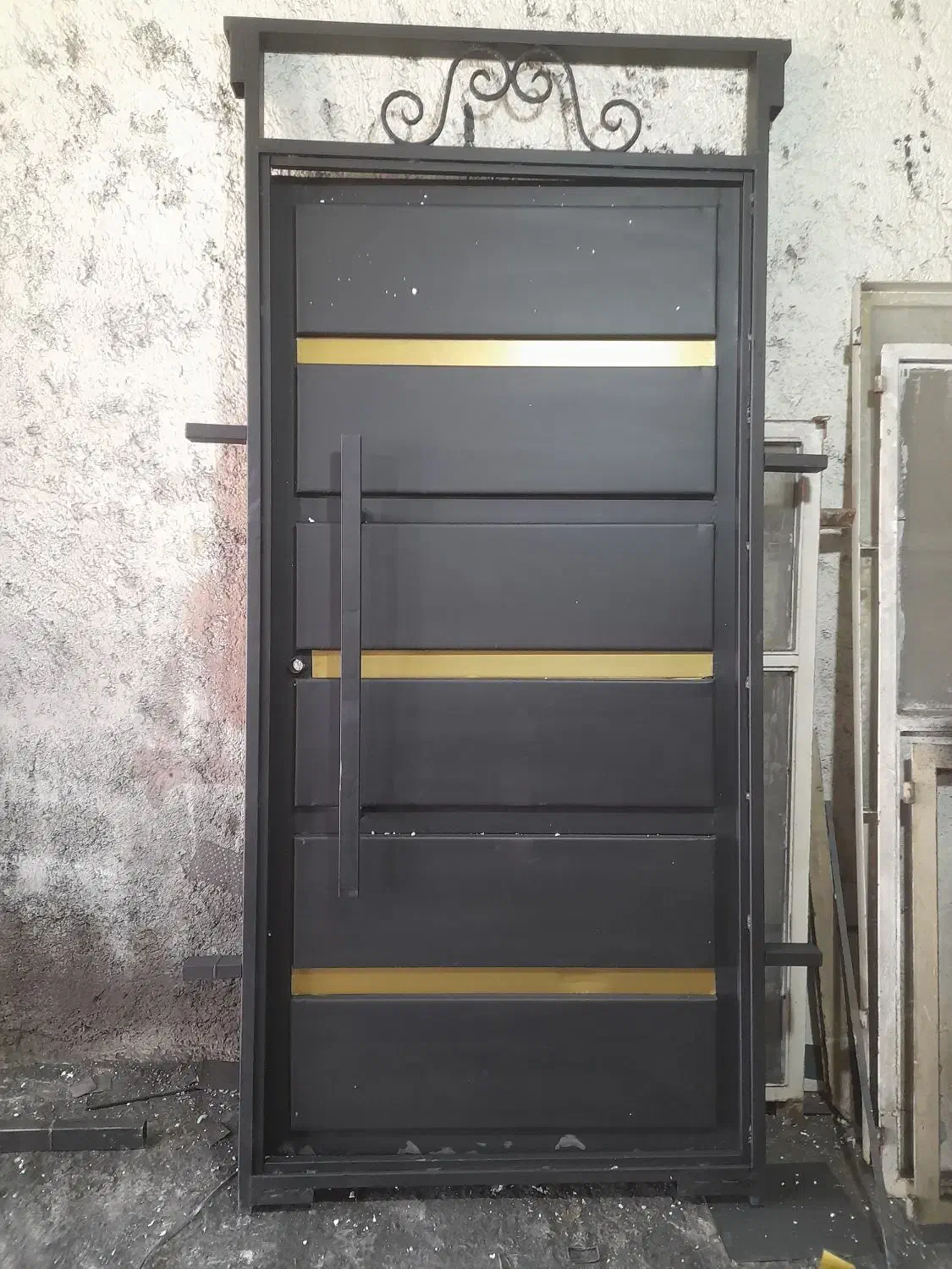 درب حیاط نفر رو|مصالح و تجهیزات ساختمان|بروجرد, |دیوار