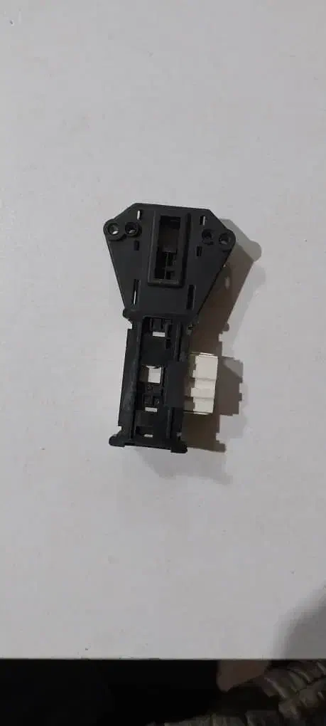 میکرو سوویچ درب لباسشویی ال جی وبوش نخدار|ماشین لباسشویی و خشک‌کن لباس|میناب, |دیوار