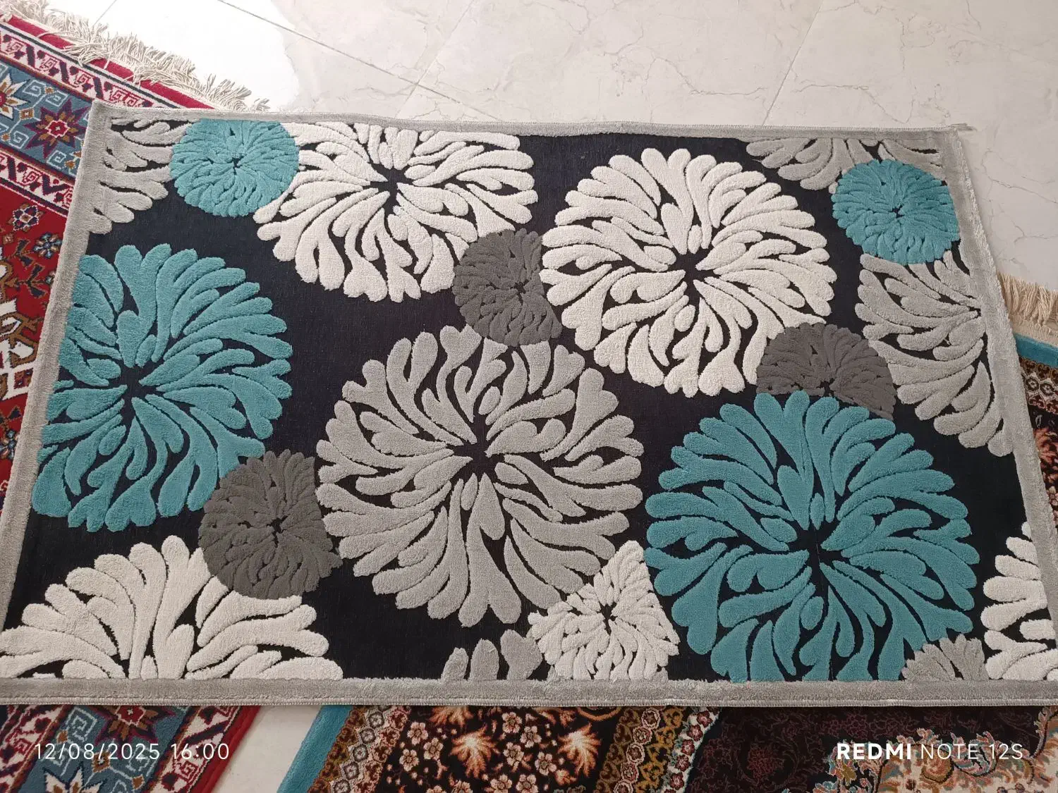 دو تخته فرش فانتزی مناسب اتاق و آشپزخانه|فرش|رشت, معلولین|دیوار