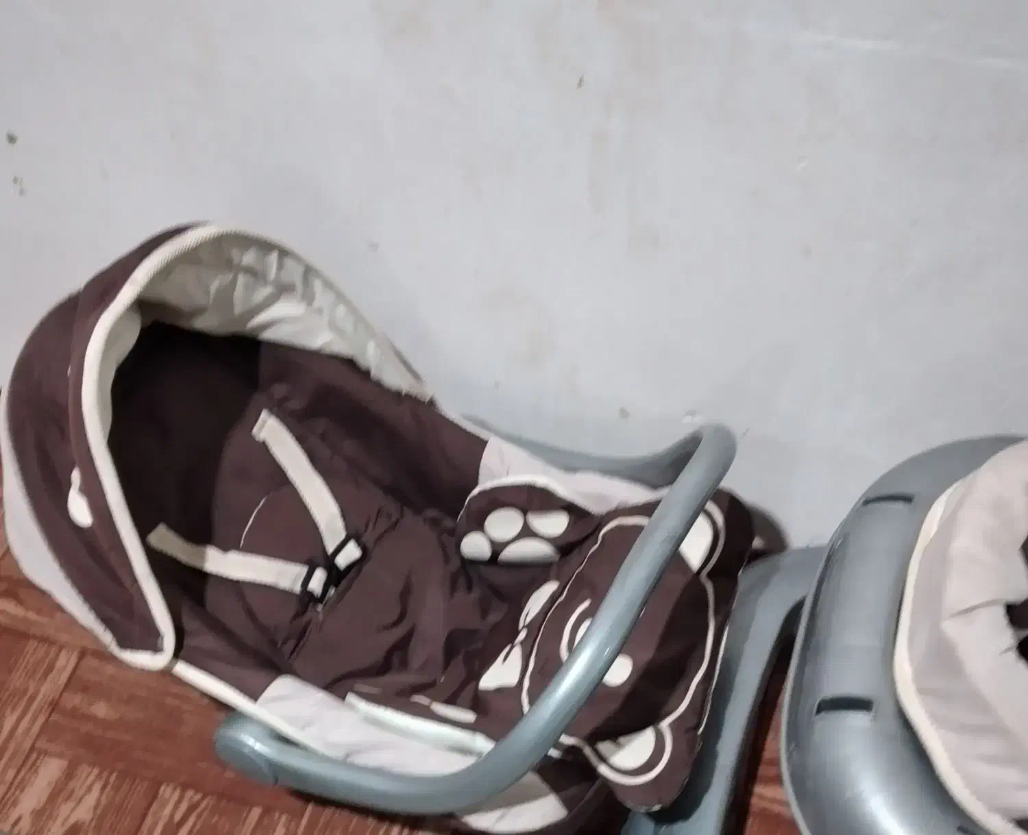 روروک وکریر|کالسکه و لوازم جانبی|اراک, |دیوار