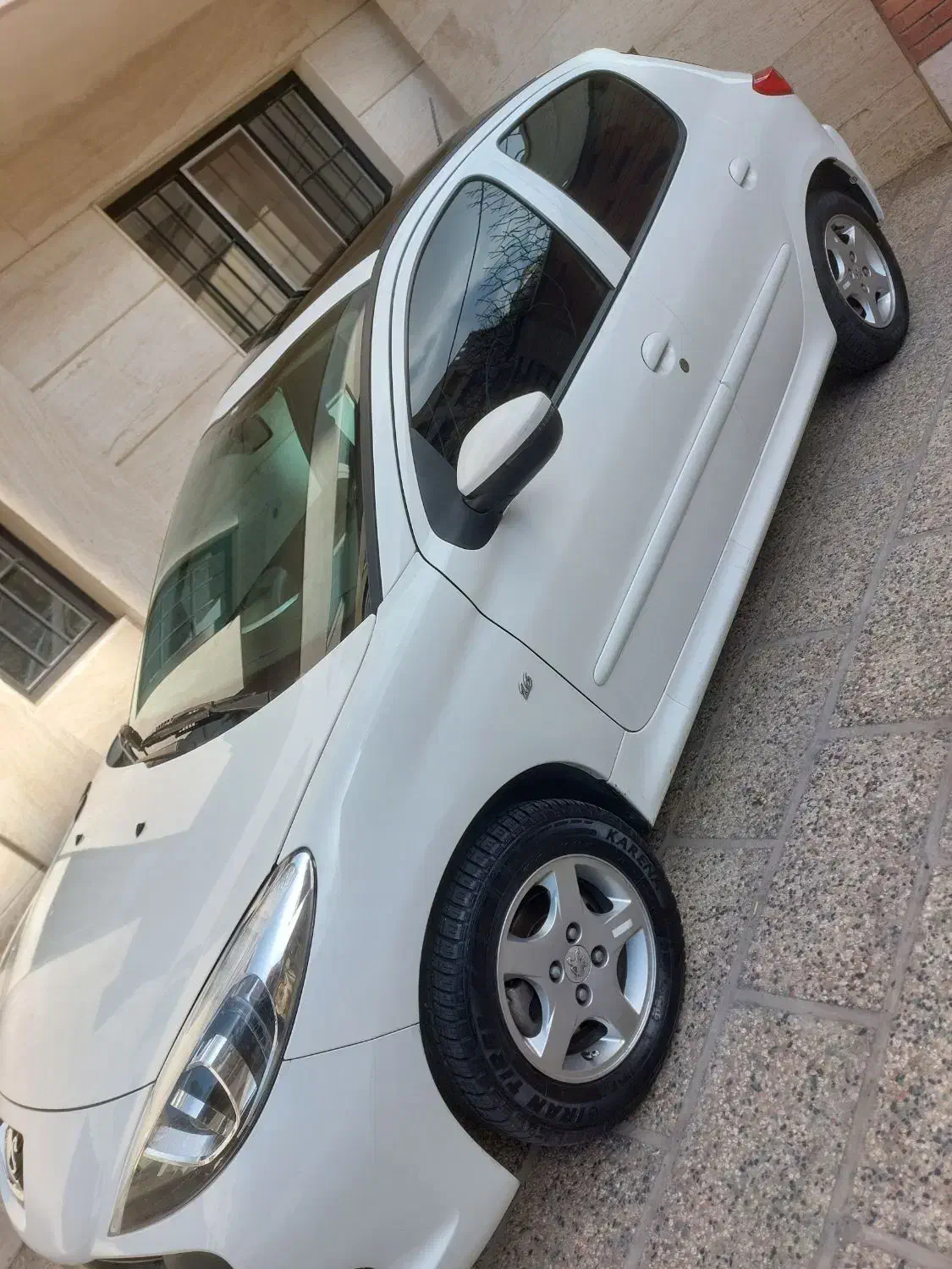 ۲۰۷ سقف شیشه ای ۱۴۰۲|خودرو سواری و وانت|کرج, کرج نو|دیوار