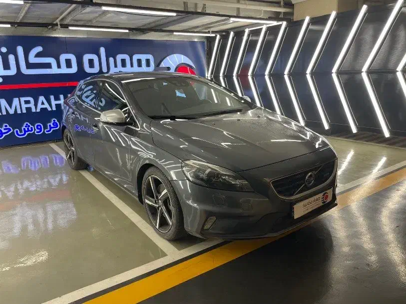 ولوو V40 2014 R-DESIGN PLUS|خودرو سواری و وانت|تهران, قبا|دیوار