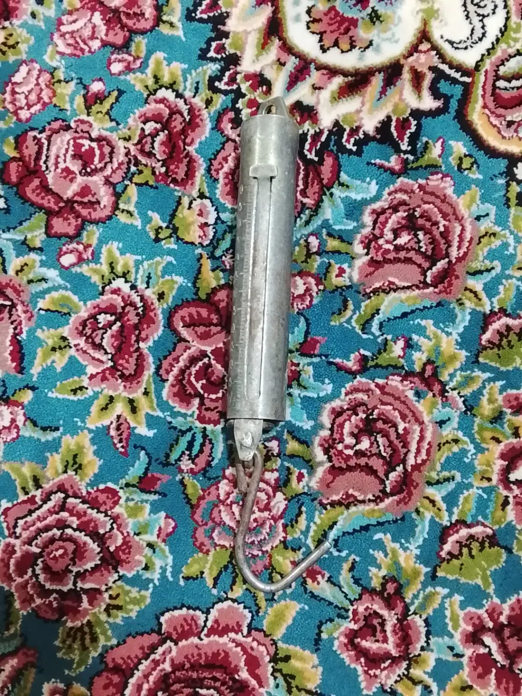 ترازوی قدیمی|کلکسیون اشیاء عتیقه|ملایر, |دیوار