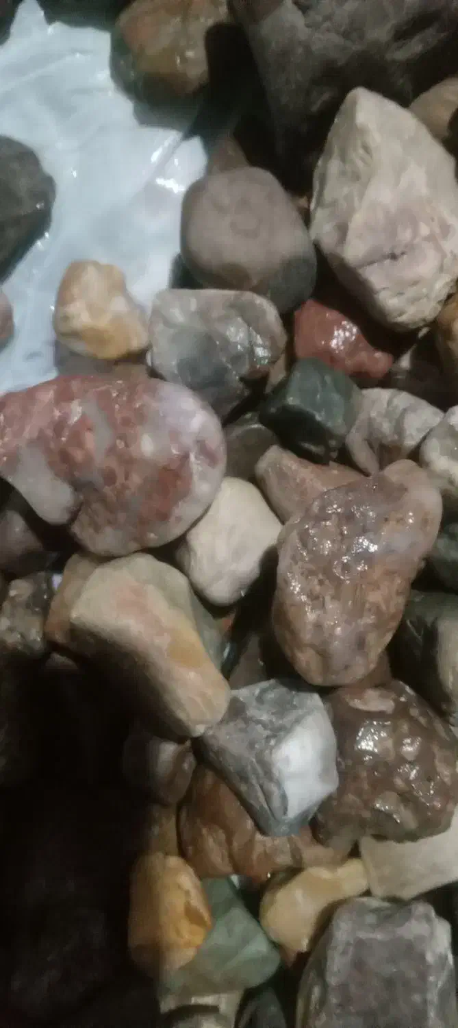 سنگ عقیق به صورت خرده و عمده قیمت مناسب|کلکسیون و سرگرمی|شیراز, دروازه اصفهان|دیوار