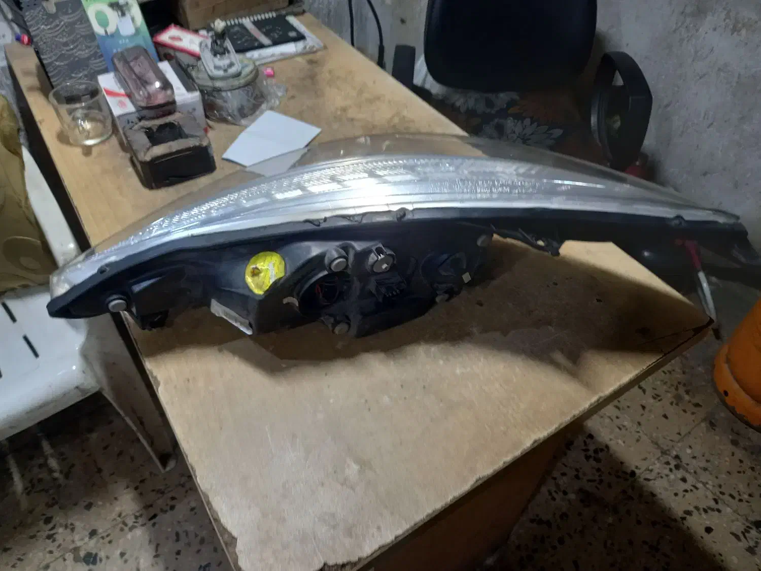 چراغ پژو ۲۰۷ کروز سمت راست|قطعات یدکی و لوازم جانبی|لاهیجان, گلستان|دیوار