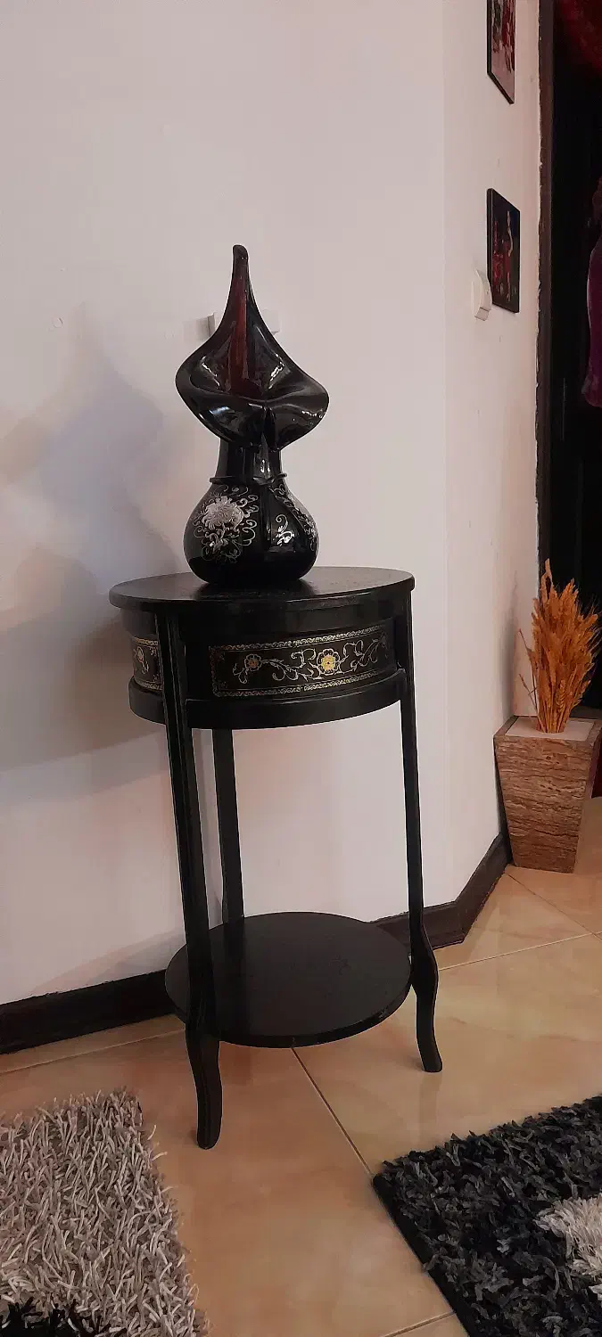 میز تلفن با گلدان و تابلو نقاشی کار دست رنگ روغن|صنایع دستی و سایر لوازم تزئینی|آمل, |دیوار