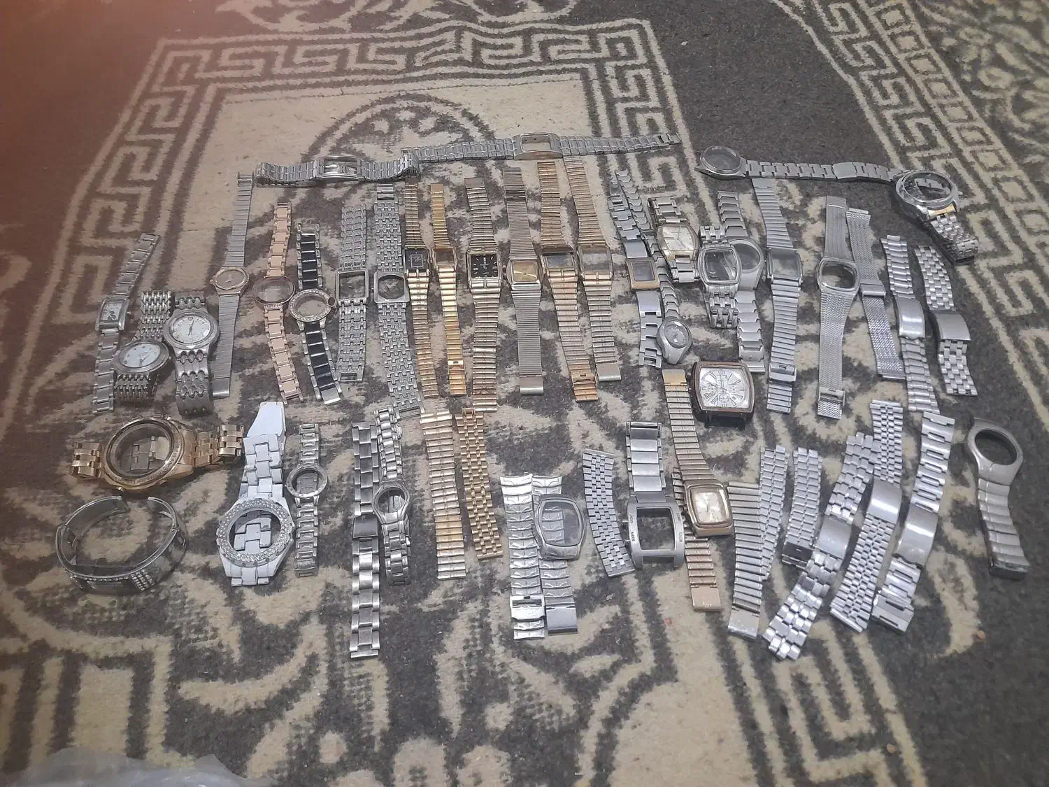 به علت شغل خدید|ساعت|قروه, |دیوار