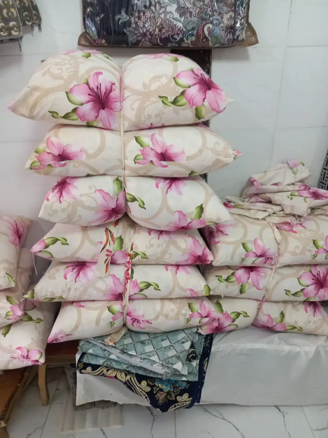 بالش|رختخواب، بالش، پتو|سنندج, |دیوار