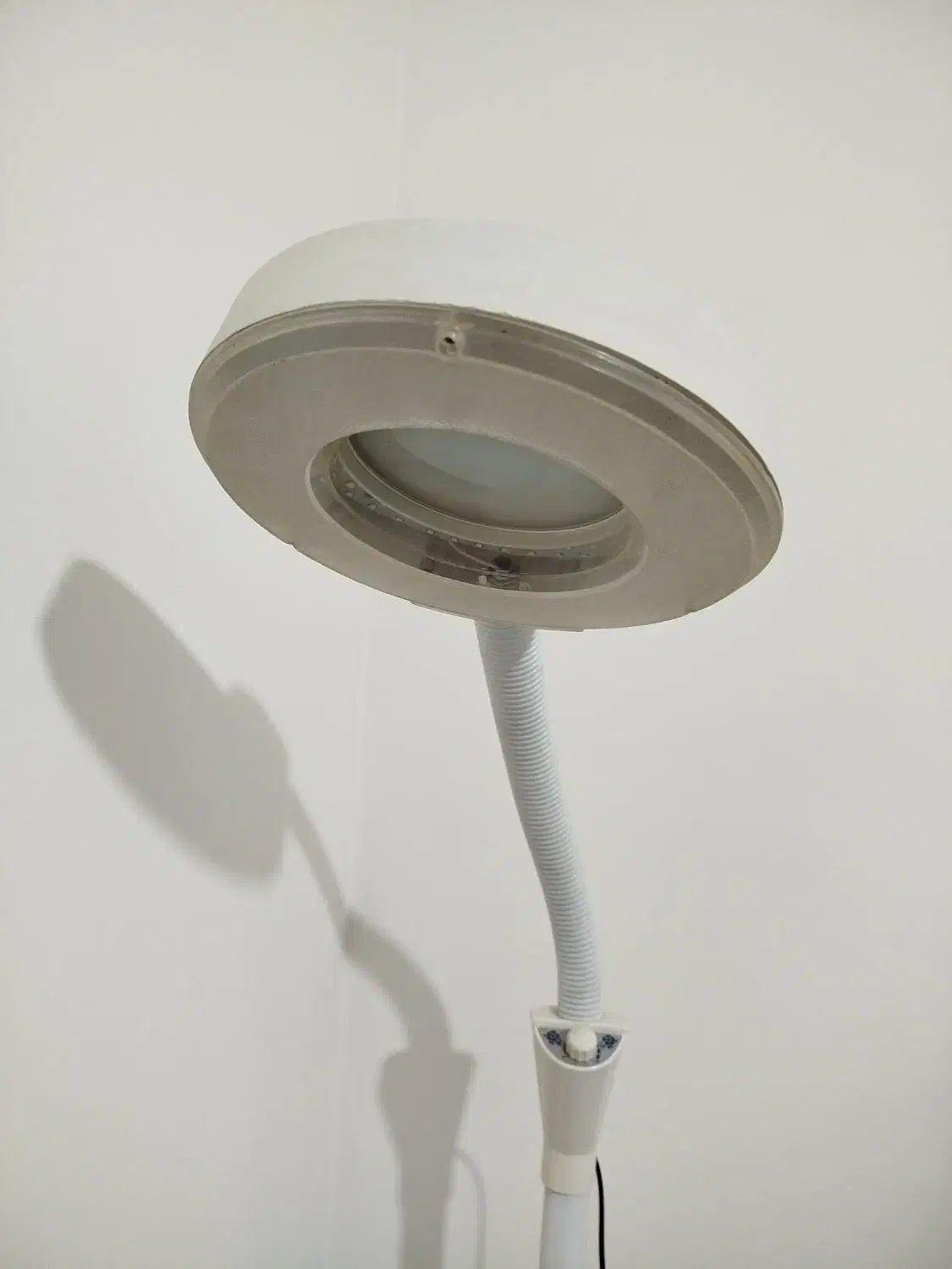 چراغ لوپ پایه دار|لامپ و چراغ|کرج, شهرک ولیعصر|دیوار