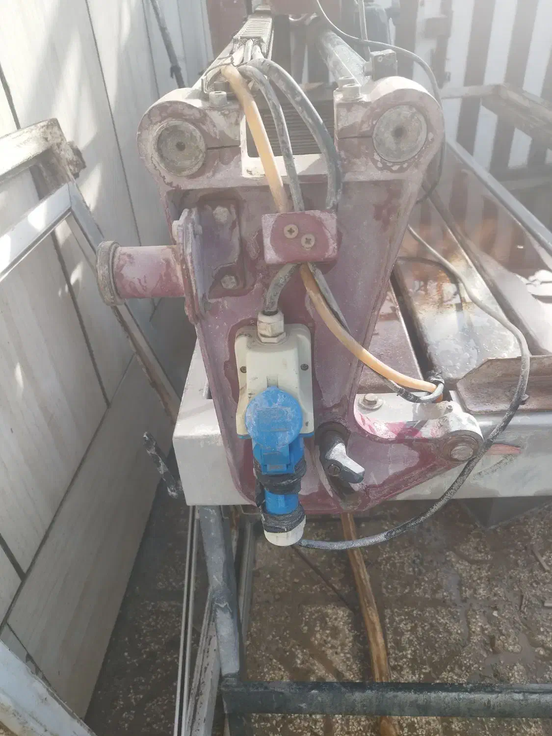 دستگاه سنگ بر آب بر|ماشینآلات صنعتی|بردسکن, |دیوار