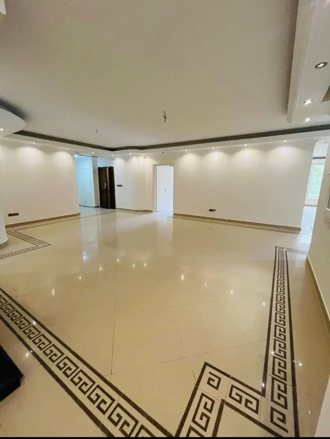 قیطریه 240متر مشرف به پارک تکواحدی