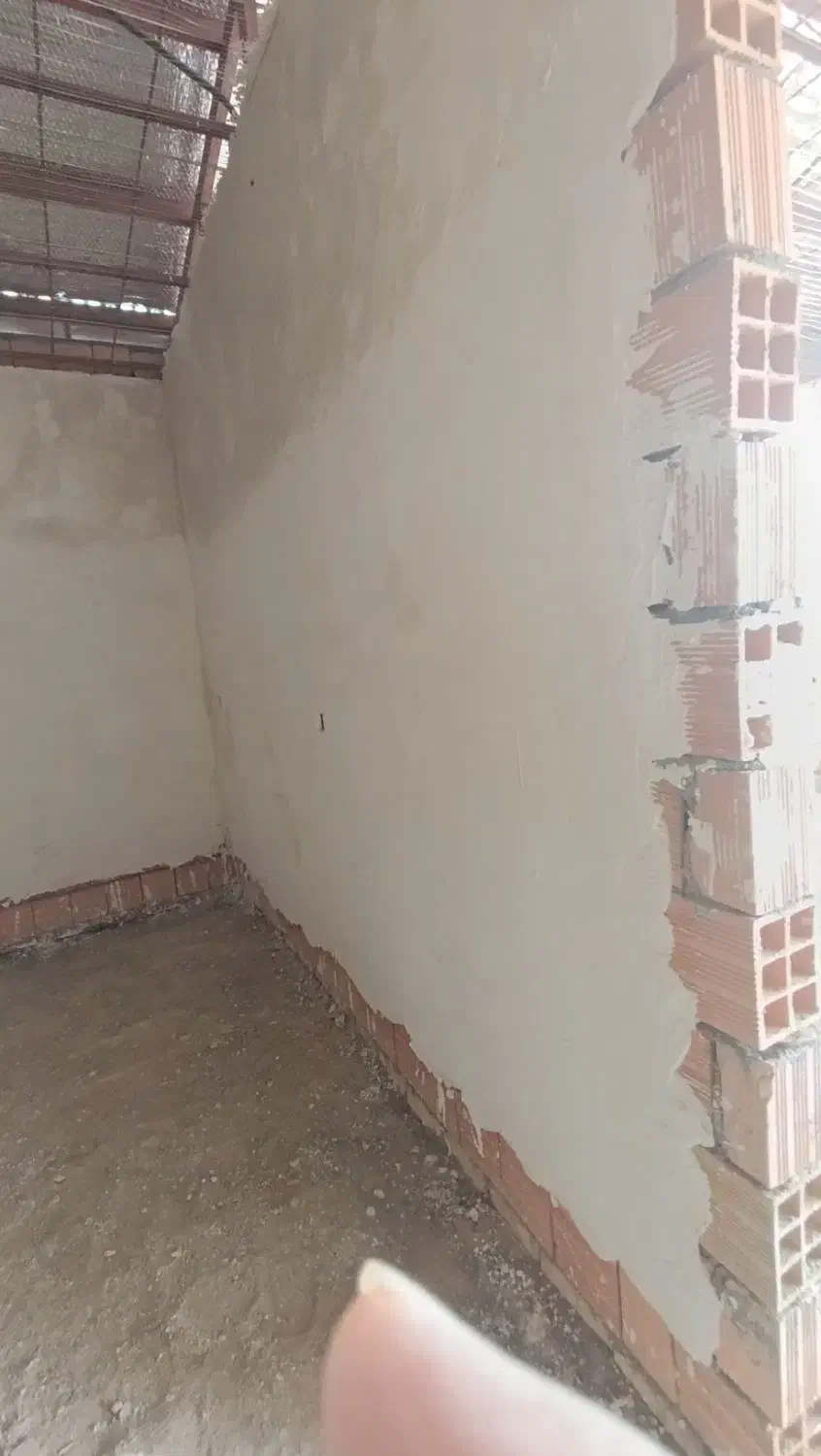 سفید کاری گلگچ کاری لکه گیری کلی جزی تعمیرات|خدمات پیشه و مهارت|ایلام, |دیوار