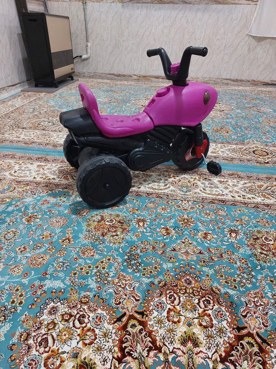 سه چرخ بچه|اسباببازی بچه|بانه, |دیوار