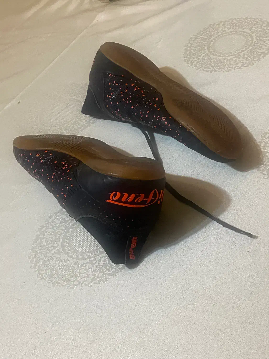 یک جفت کفش فوتبالی باشگاهی|تجهیزات ورزشی|آباده, |دیوار