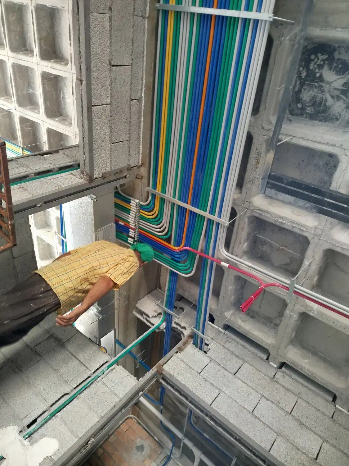 نیروی برق ساختمان|استخدام صنعتی، فنی، مهندسی|بابل, |دیوار
