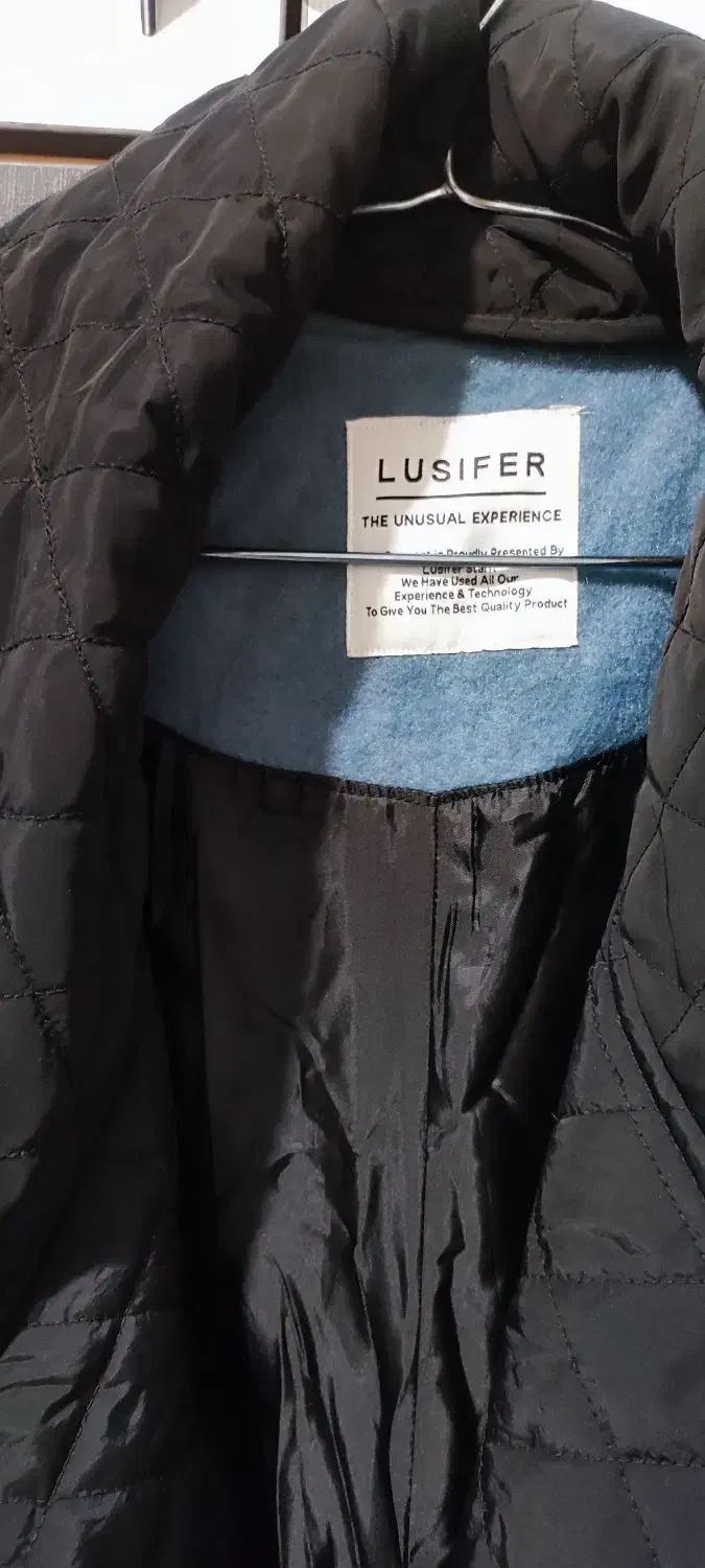 پالتو لوسیفر|لباس|چالوس, |دیوار