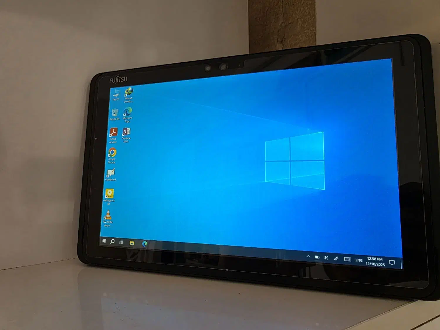 تبلت ویندوزی فوجیتسو با کیبورد، قلم و مموری|تبلت|شیراز, فرگاز|دیوار