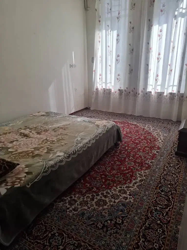 سویت خالیه بزنگ تاصبح جوابگوم همکف ماشینرو|اجارهٔ کوتاه‌مدت آپارتمان و سوئیت|کرمانشاه, |دیوار