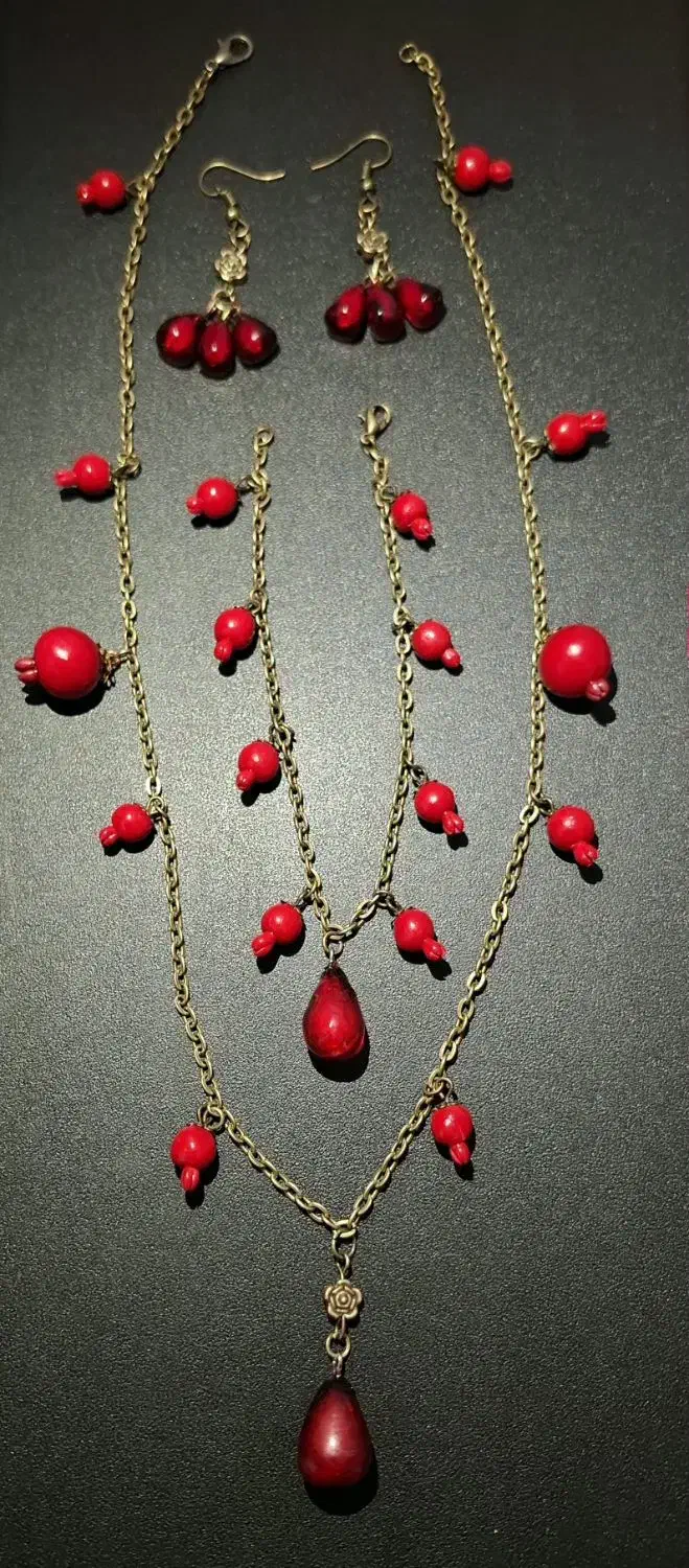 گردنبند و دستبند و گوشواره دست‌ساز هنری|جواهرات|جهرم, |دیوار