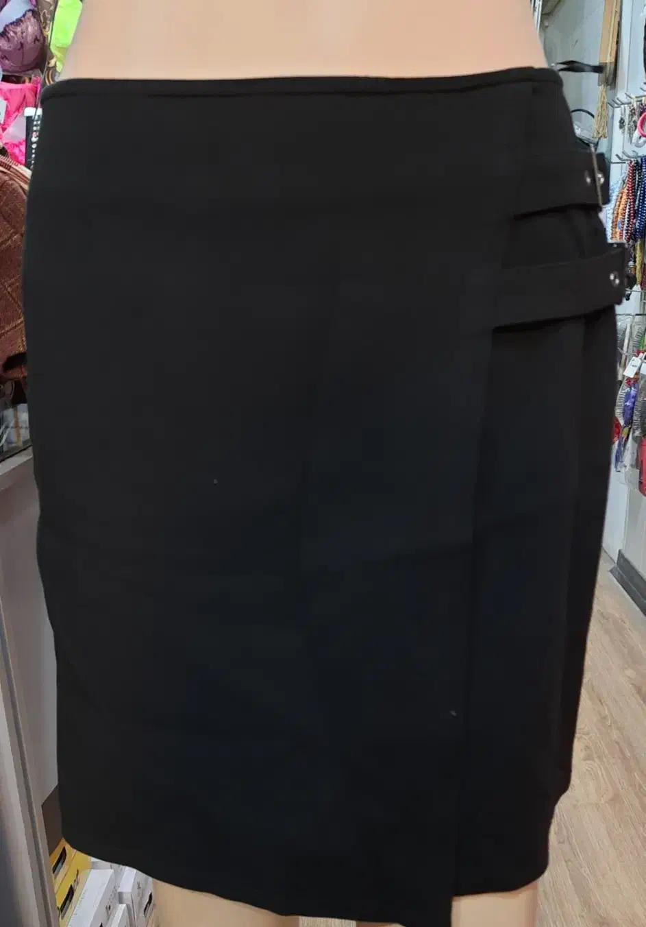 دامن کوتاه کرپ|لباس|شیراز, سینما سعدی|دیوار