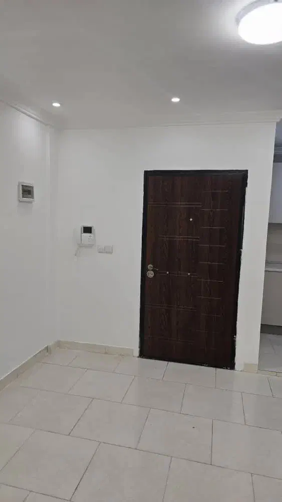 اجاره واحد اداری تجاری یادبود|اجارهٔ دفتر کار، اتاق اداری، مطب|بندرعباس, |دیوار