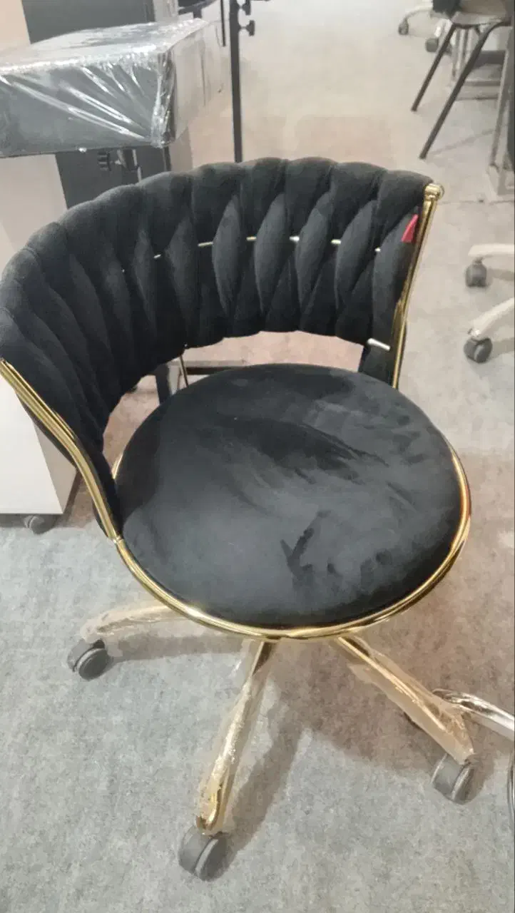 صندلی استادکارویرا|آرایشگاه و سالنهای زیبایی|یزد, |دیوار