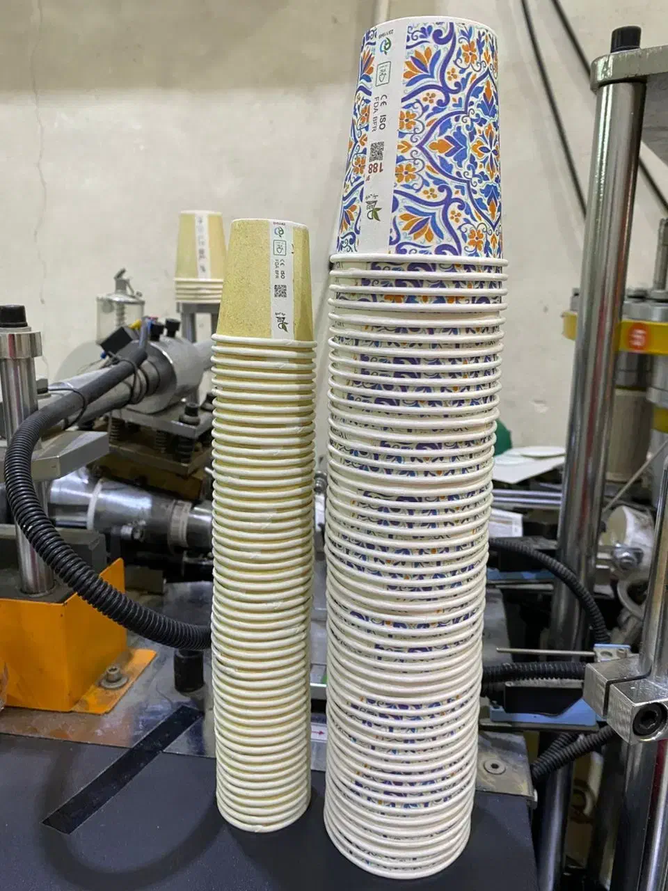 لیوان کاغذی|ظروف نگهدارنده، پلاستیکی، یک‌بارمصرف|اهواز, فاز ۲ پادادشهر|دیوار