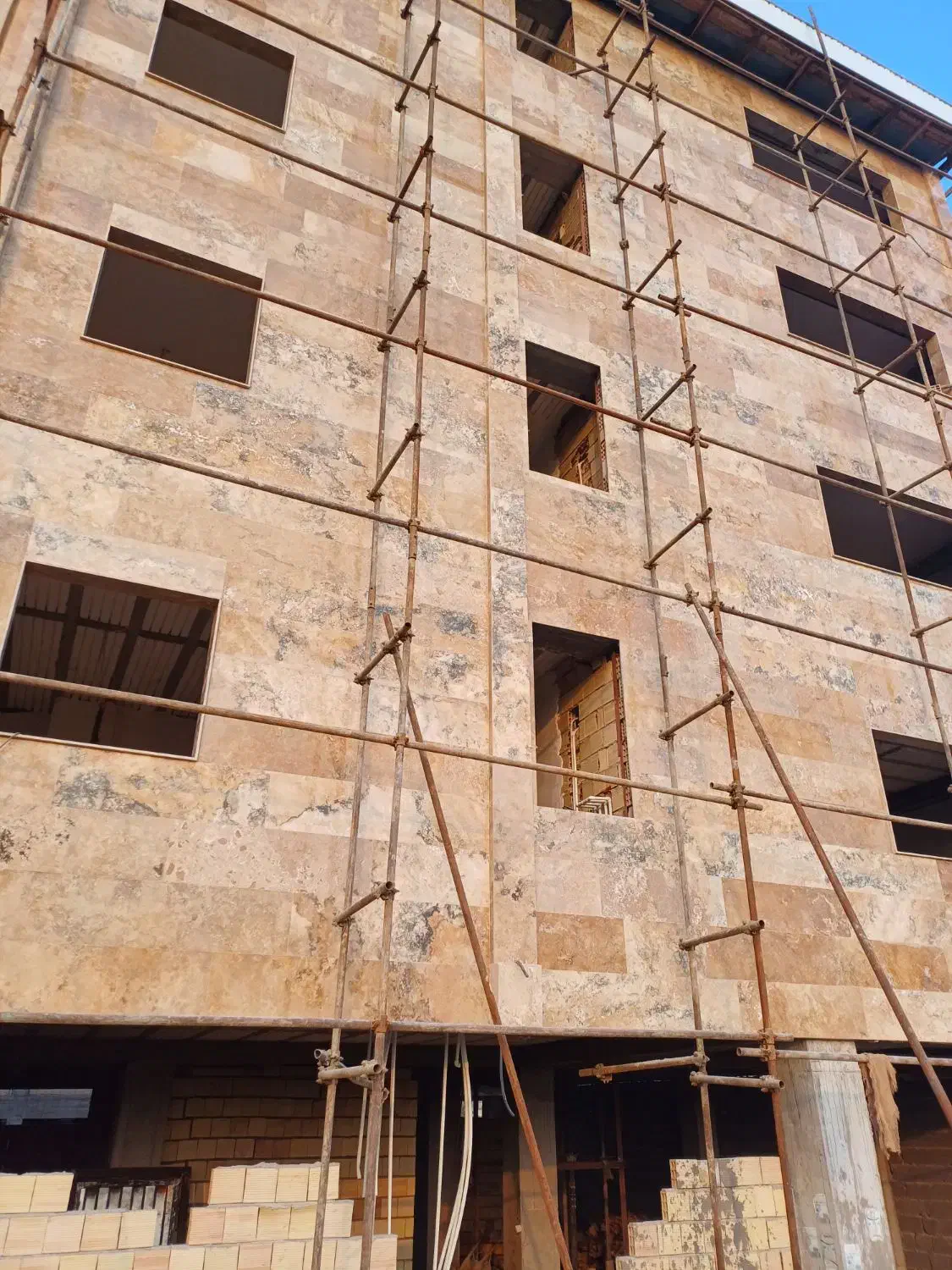 پیش فروش اپارتمان حدود ۹۸ متری واقع در باهنر|پیش‌فروش املاک|رشت, باهنر|دیوار