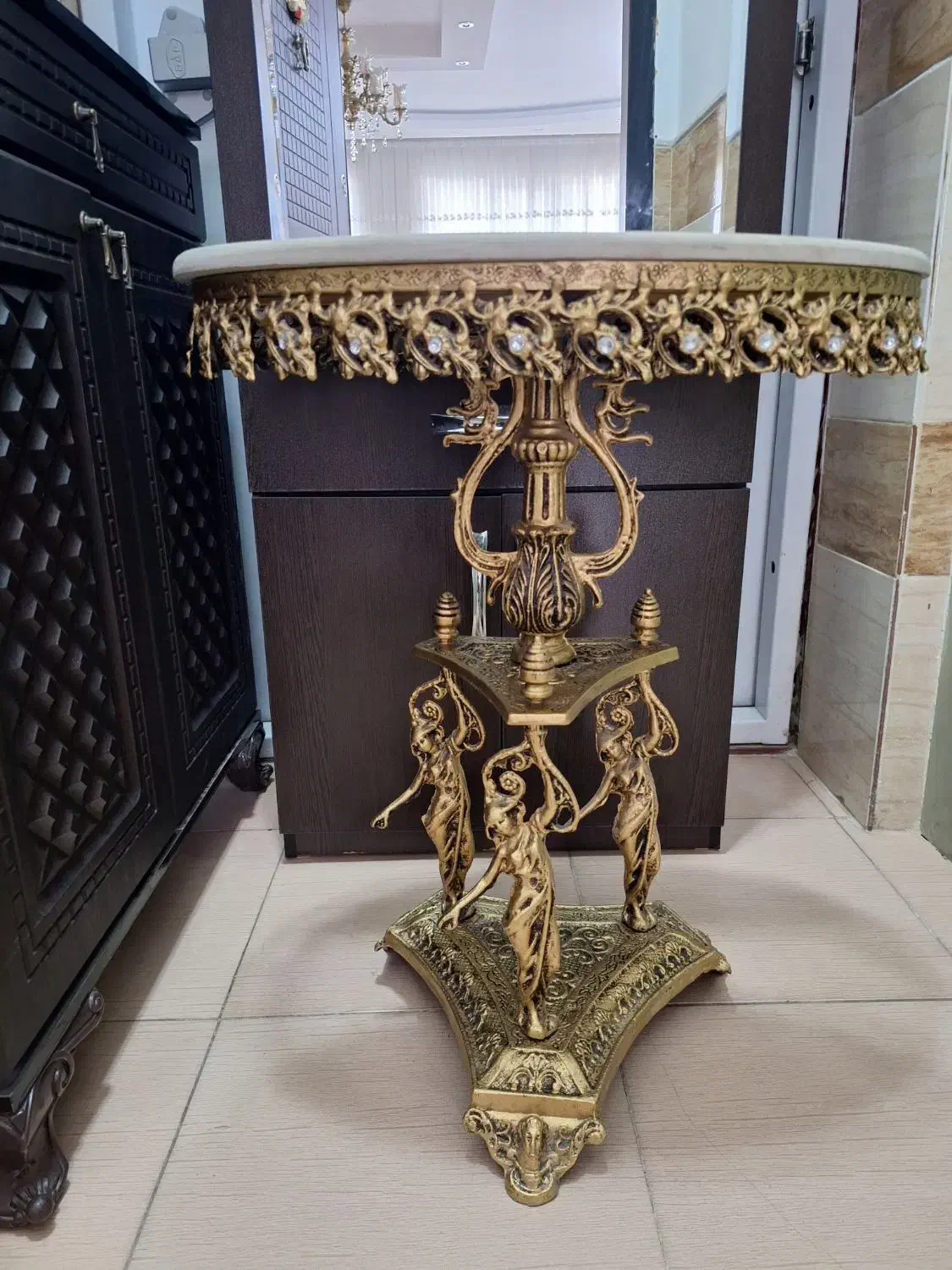 میز تلفن|میز تلفن|قم, باغ کرباسی|دیوار