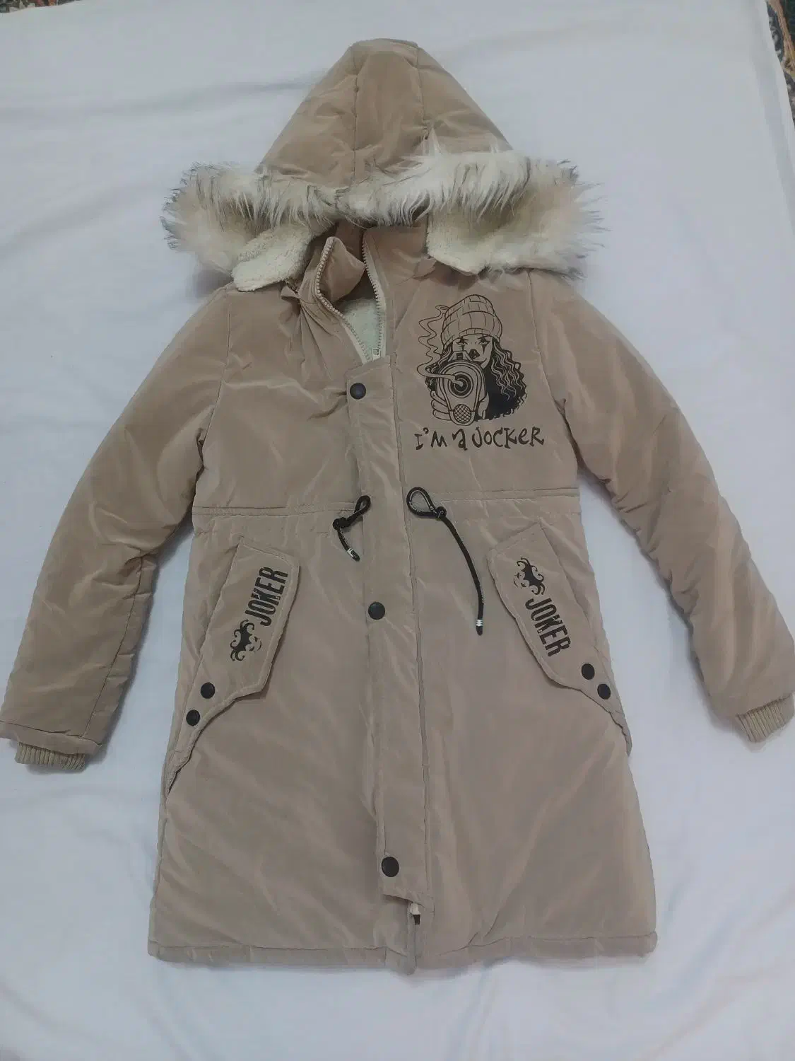 کاپشن دخترانه|لباس|قدس, شهر‌قدس|دیوار