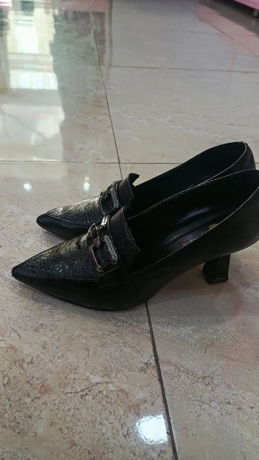 کفش|کیف، کفش، کمربند|جوانرود, |دیوار