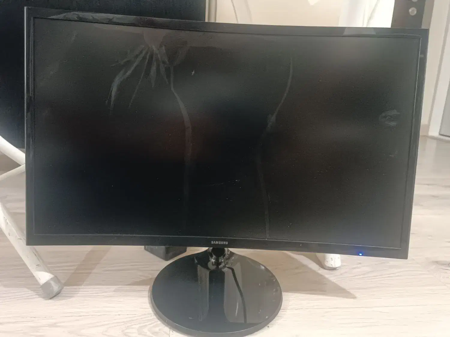 مانیتور سامسونگ 24اینچ منحنی مدل  s24c360eam شکسته|قطعات و لوازم جانبی رایانه|ارومیه, |دیوار